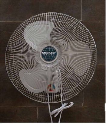 Quạt treo tường công tắc thả Komasu KM50-CT